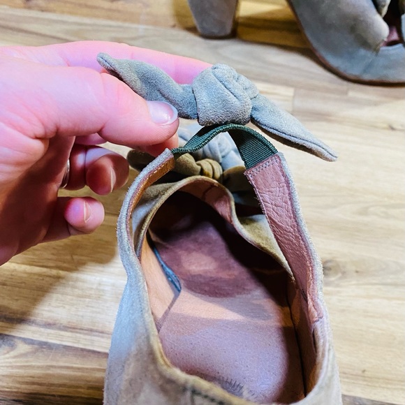 Lucky Penny by Anthropologie Sage Green Bow Heels - Picture 9 of 9